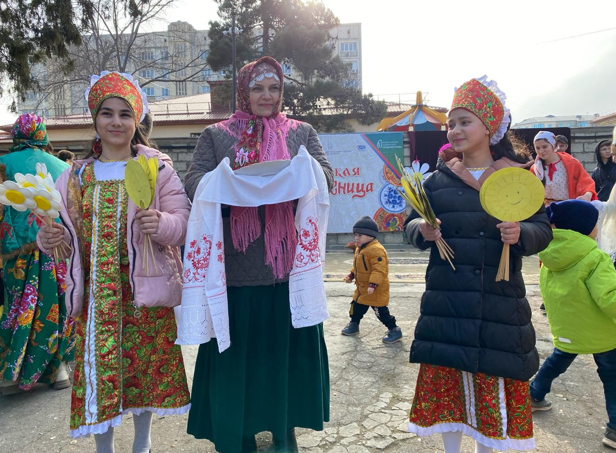 Первые праздники весны